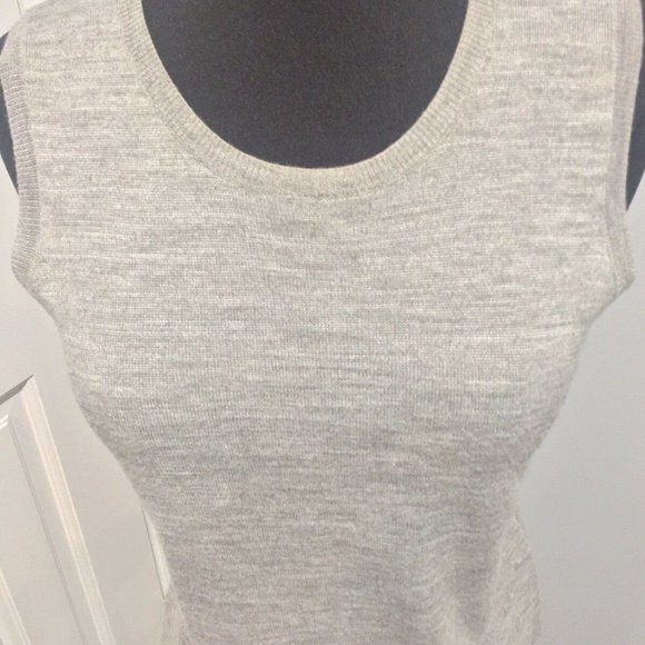 AnnTaylor Sleeveless Gray Sweater Scoop Sz S - Picture 2 of 6